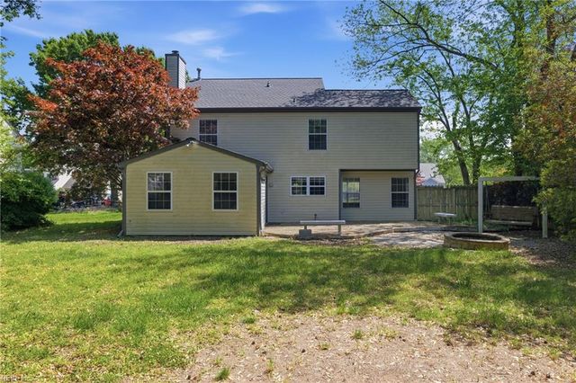 304 Susan Newton LN, Yorktown, VA 23693