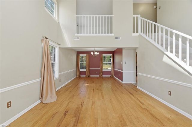 304 Susan Newton LN, Yorktown, VA 23693