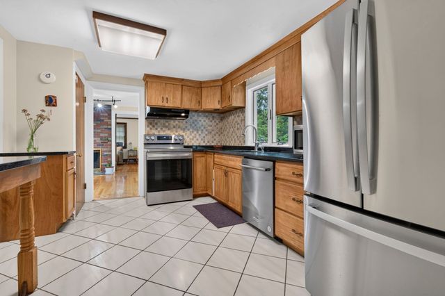 23 Fisher Terrace, Woburn, MA 01801