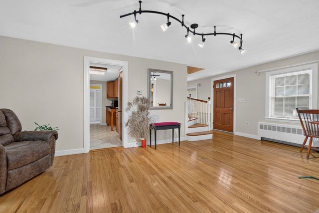 23 Fisher Terrace, Woburn, MA 01801