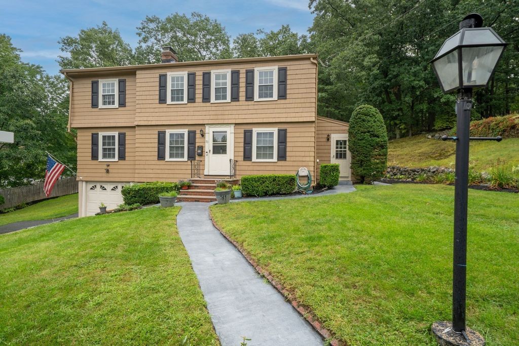 23 Fisher Terrace, Woburn, MA 01801