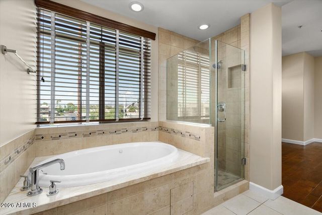 4931 N WOODMERE FAIRWAY -- 1005, Scottsdale, AZ 85251