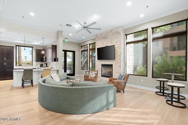 4931 N WOODMERE FAIRWAY -- 1005, Scottsdale, AZ 85251