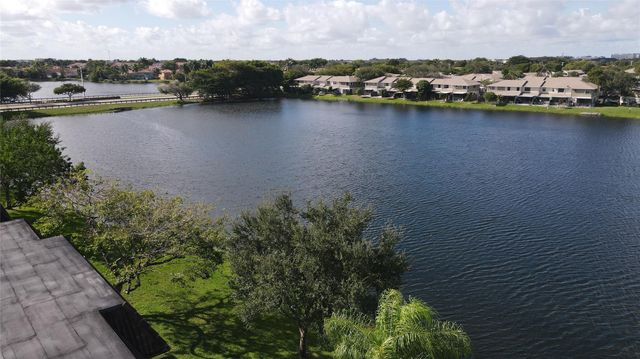 1156 NW 106th Ter 204, Hollywood, FL 33026