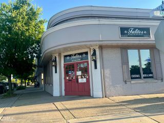 20745 Mack Avenue, Grosse Pointe Woods, MI 48236