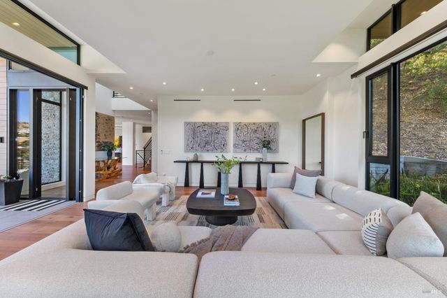 3 Trestle Glen Cir, Tiburon, CA 94920