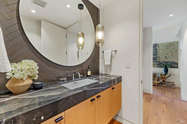 3 Trestle Glen Cir, Tiburon, CA 94920