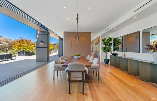 3 Trestle Glen Cir, Tiburon, CA 94920