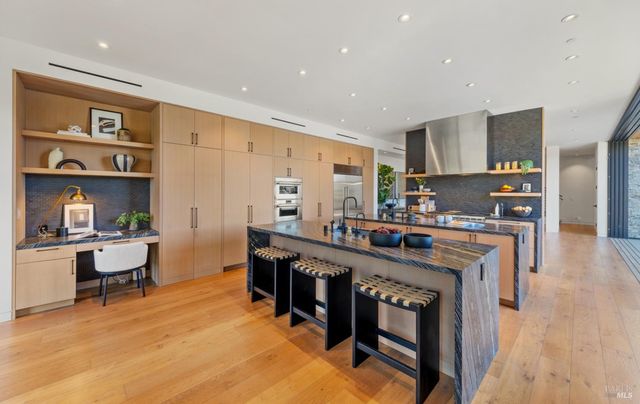 3 Trestle Glen Cir, Tiburon, CA 94920