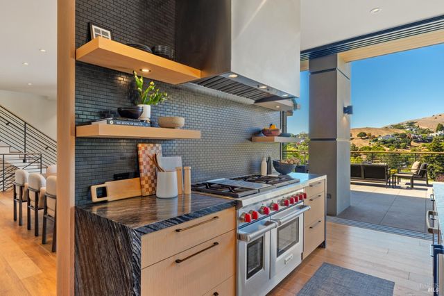 3 Trestle Glen Cir, Tiburon, CA 94920