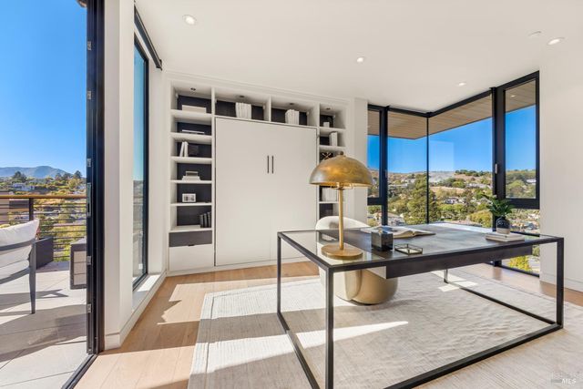 3 Trestle Glen Cir, Tiburon, CA 94920