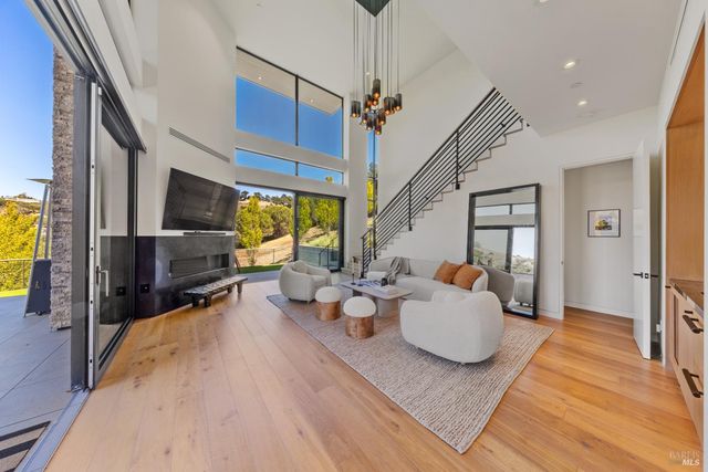 3 Trestle Glen Cir, Tiburon, CA 94920