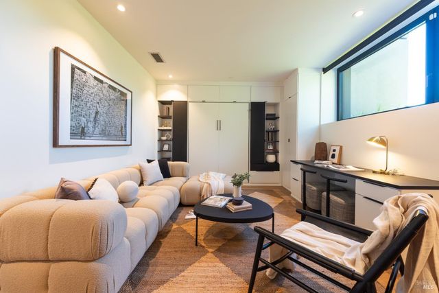 3 Trestle Glen Cir, Tiburon, CA 94920