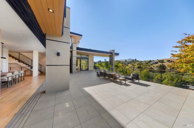 3 Trestle Glen Cir, Tiburon, CA 94920