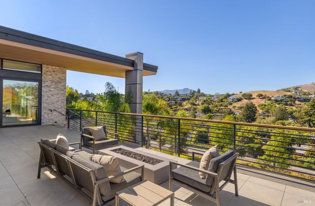 3 Trestle Glen Cir, Tiburon, CA 94920