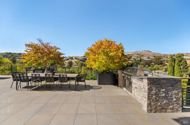 3 Trestle Glen Cir, Tiburon, CA 94920