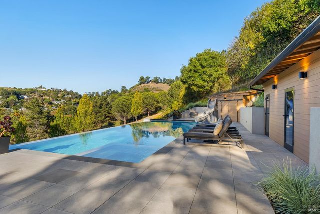 3 Trestle Glen Cir, Tiburon, CA 94920