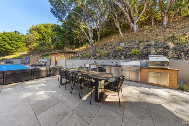 3 Trestle Glen Cir, Tiburon, CA 94920