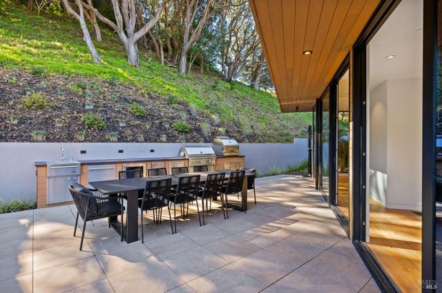 3 Trestle Glen Cir, Tiburon, CA 94920