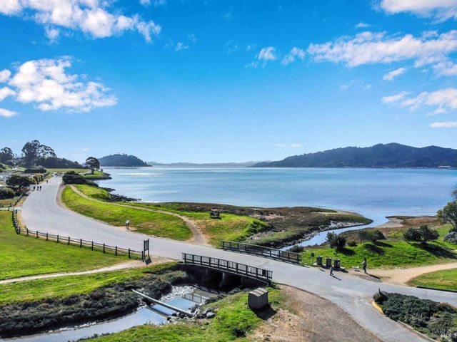 3 Trestle Glen Cir, Tiburon, CA 94920