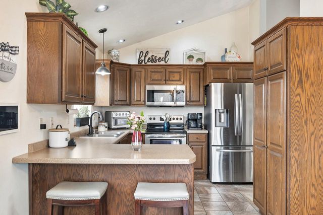 2307 S 21st STREET, Manitowoc, WI 54220