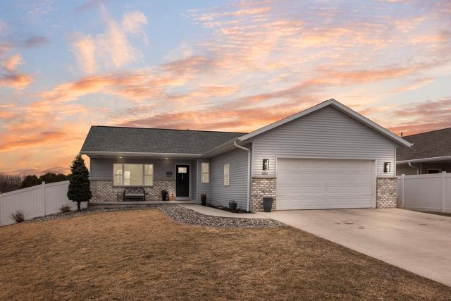 2307 S 21st STREET, Manitowoc, WI 54220