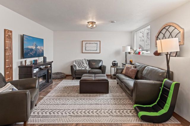 2307 S 21st STREET, Manitowoc, WI 54220