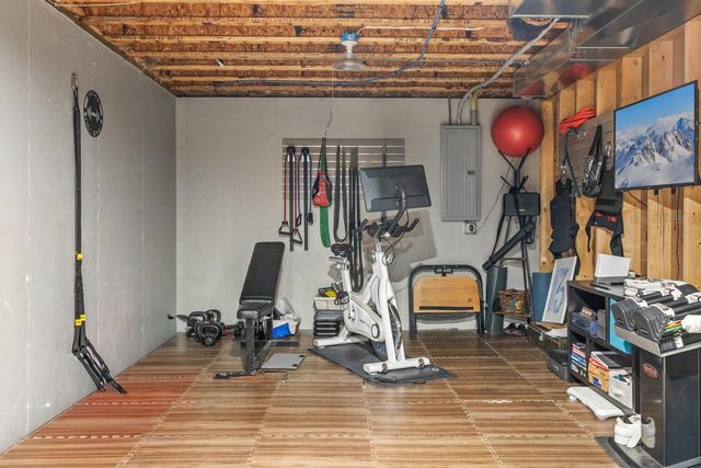 2307 S 21st STREET, Manitowoc, WI 54220