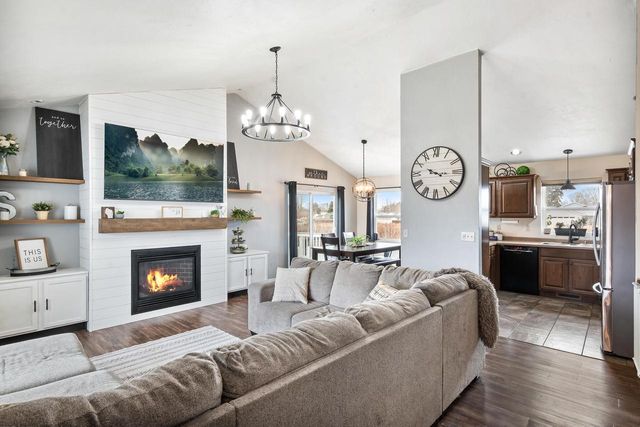 2307 S 21st STREET, Manitowoc, WI 54220