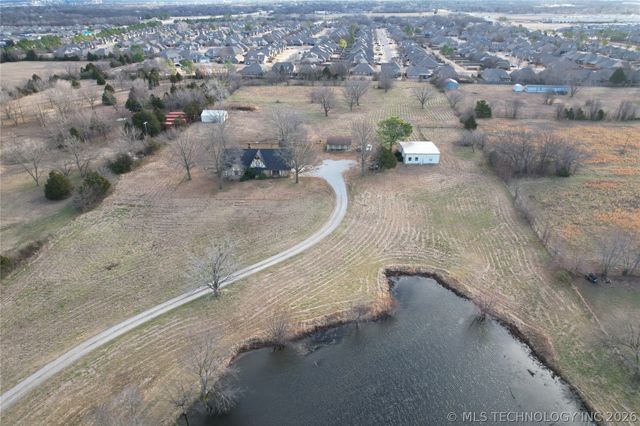 10917 W 33rd Avenue W, Jenks, OK 74037