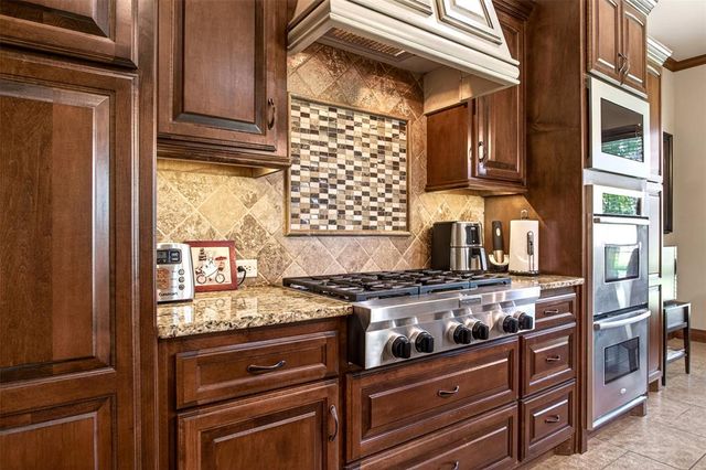 320 NW 151st Place, Edmond, OK 73013