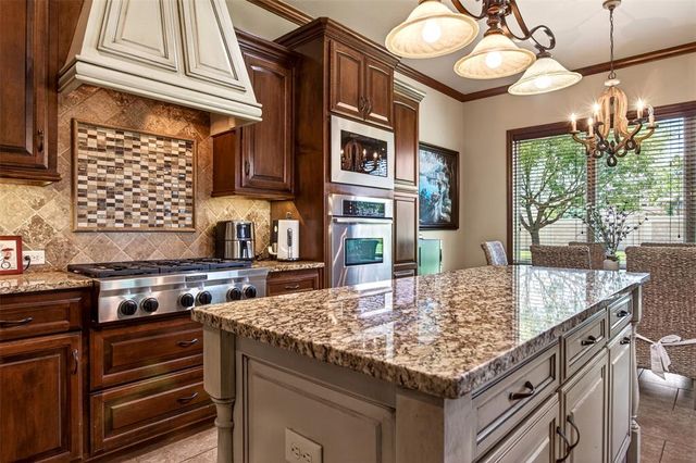 320 NW 151st Place, Edmond, OK 73013
