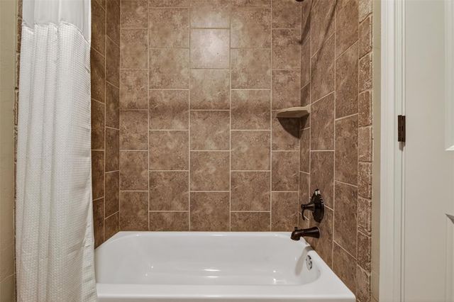 320 NW 151st Place, Edmond, OK 73013