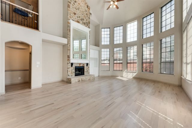 701 Player Avenue, Mansfield, TX 76063