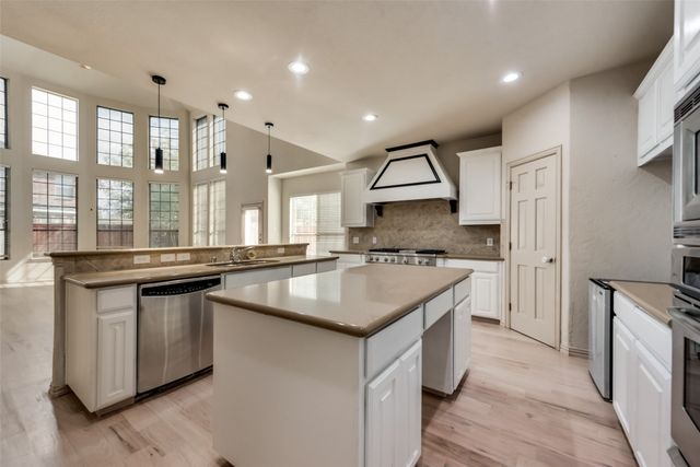 701 Player Avenue, Mansfield, TX 76063