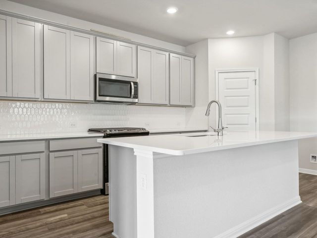237 Sue Peaks LOOP, Dripping Springs, TX 78620