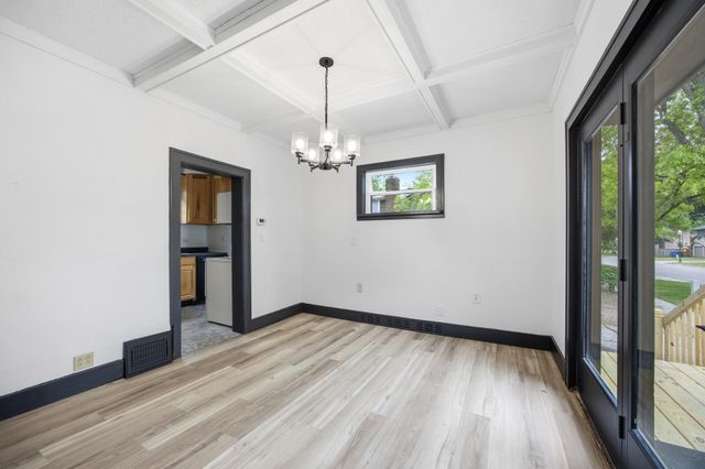 1124 University Drive S, Fargo, ND 58103