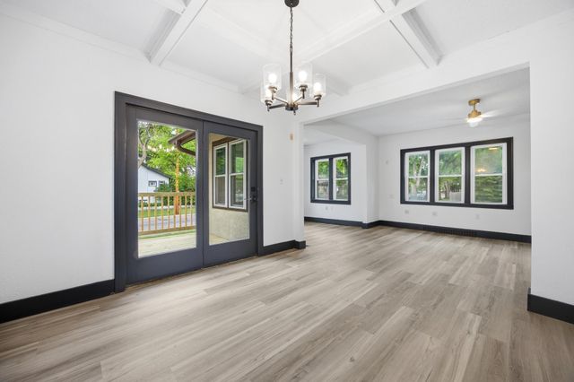 1124 University Drive S, Fargo, ND 58103