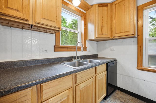 1124 University Drive S, Fargo, ND 58103