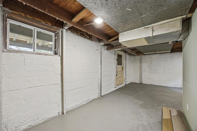 1124 University Drive S, Fargo, ND 58103