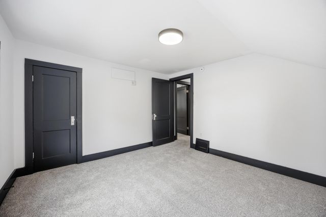 1124 University Drive S, Fargo, ND 58103