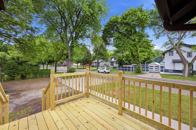 1124 University Drive S, Fargo, ND 58103