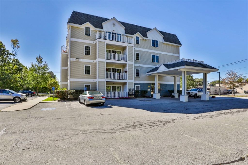 34 Burnham Rd 202, Methuen, MA 01844
