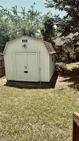 1221 West AVE, Hampton, VA 23669