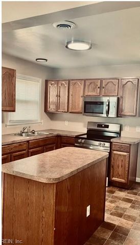 1221 West AVE, Hampton, VA 23669