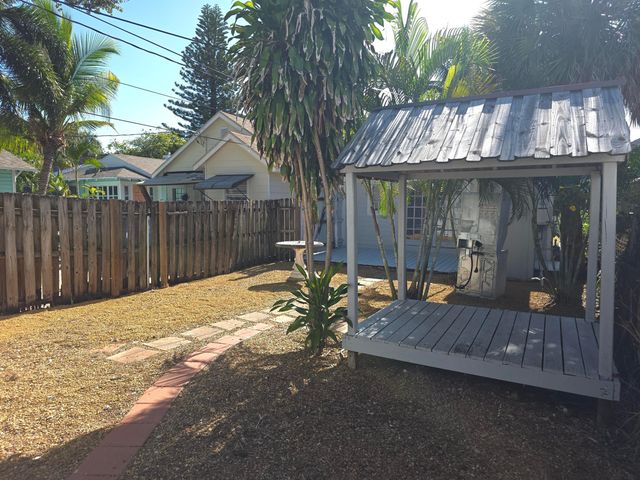 329 S M Street, Lake Worth Beach, FL 33460