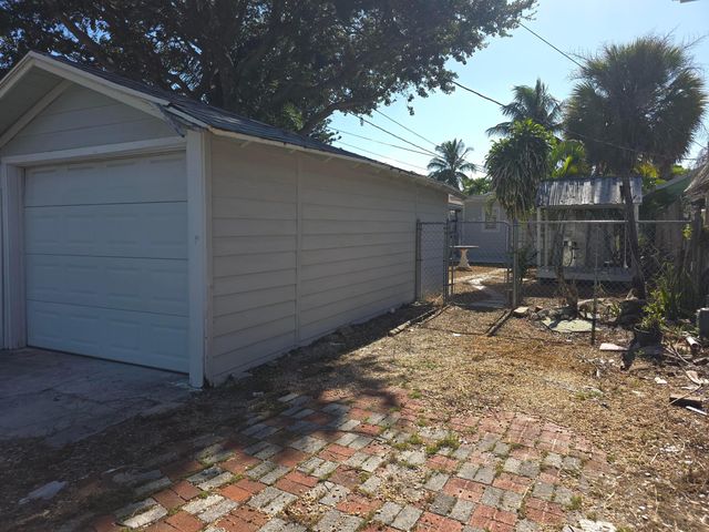 329 S M Street, Lake Worth Beach, FL 33460