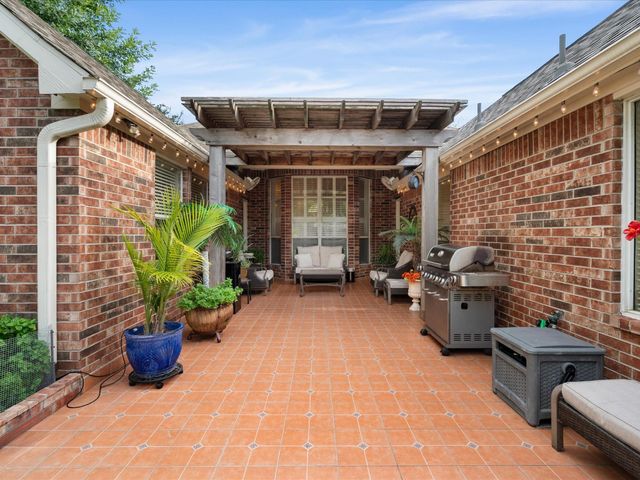 9414 Skipping Stone Lane, Houston, TX 77064
