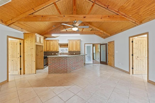 714 Shawnee, Conroe, TX 77316