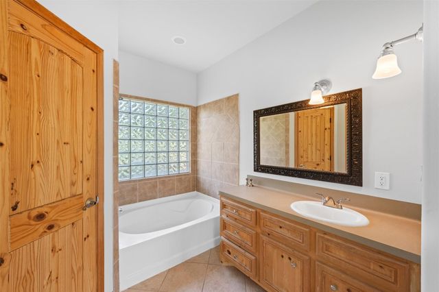 714 Shawnee, Conroe, TX 77316